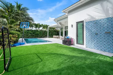 Exterior - 7409 NW 25th Ter, Boca Raton, FL 33496 photo 5 of 12