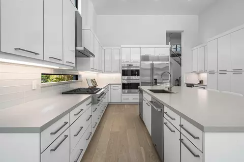 Kitchen - 7409 NW 25th Ter, Boca Raton, FL 33496 photo 2 of 5