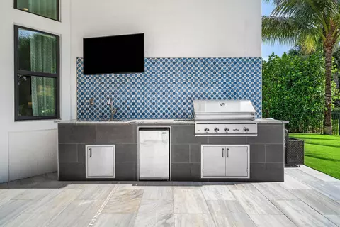 Kitchen - 7409 NW 25th Ter, Boca Raton, FL 33496 photo 5 of 5