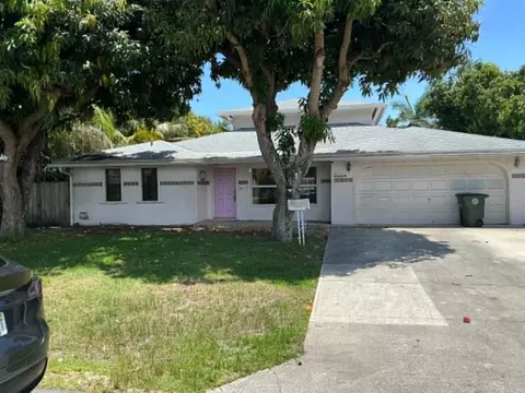 286 NE 24th Ct, Boca Raton, FL 33431