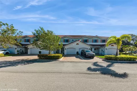 4466 Leo Ln, Riviera Beach, FL 33410