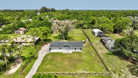 5912 Pinetree Dr, Fort Pierce, FL 34982