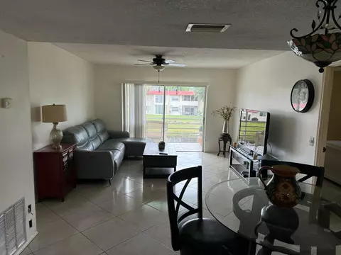 133 Lake Carol Dr #133, West Palm Beach, FL 33411