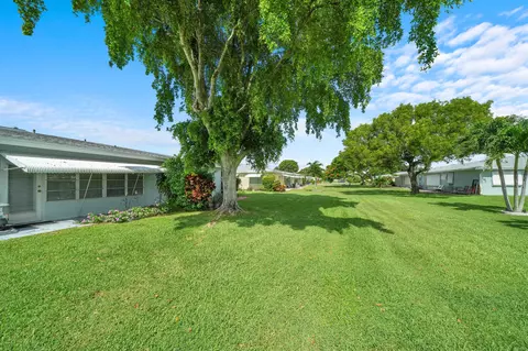 Exterior - 185 High Point Ter E #B, Delray Beach, FL 33445 photo 3 of 6