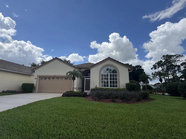 1528 SE Holyrood Ln, Port Saint Lucie, FL 34952