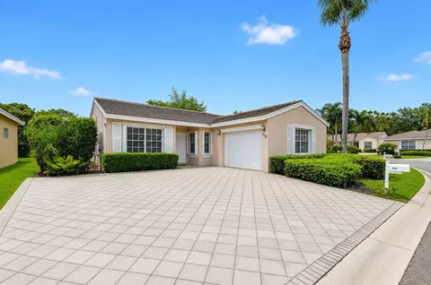208 Caribe Ct, Greenacres, FL 33413
