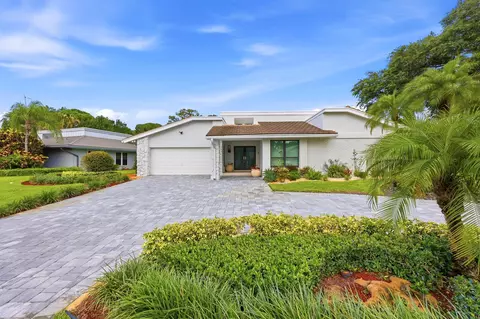 624 W Lakewoode Cir W, Delray Beach, FL 33445