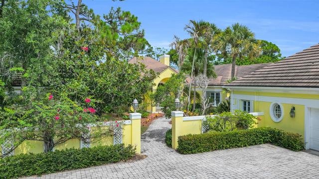 7101 SE Golfhouse Dr, Hobe Sound, FL 33455