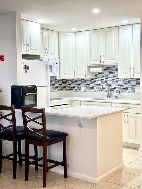 111 Kent G St #111, West Palm Beach, FL 33417