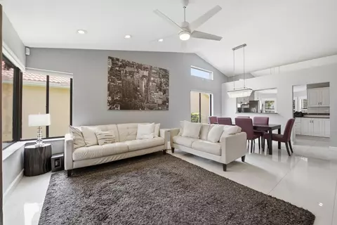 10577 Mendocino Ln, Boca Raton, FL 33428