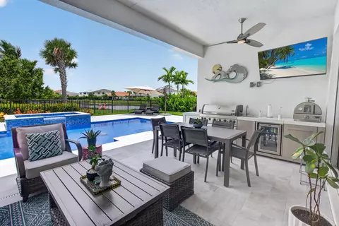 12203 Waterstone Cir, Palm Beach Gardens, FL 33412