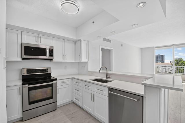 403 S Sapodilla Ave #409, West Palm Beach, FL 33401