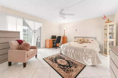 Bedroom - 1069 Cornwall D, Boca Raton, FL 33434 photo 1 of 2