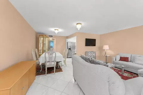 Dining - 1069 Cornwall D, Boca Raton, FL 33434 photo 1 of 5
