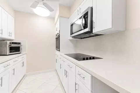 Kitchen - 1069 Cornwall D, Boca Raton, FL 33434 photo 1 of 2
