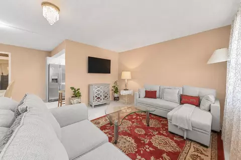 Living - 1069 Cornwall D, Boca Raton, FL 33434 photo 2 of 2