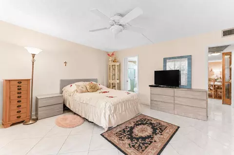 Bedroom - 1069 Cornwall D, Boca Raton, FL 33434 photo 2 of 2