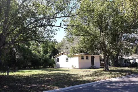 Exterior - 2024 Dixie Ave, Eustis, FL 32726 photo 8 of 9