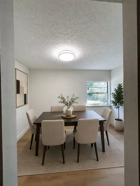 Dining - 2024 Dixie Ave, Eustis, FL 32726 photo 1 of 1