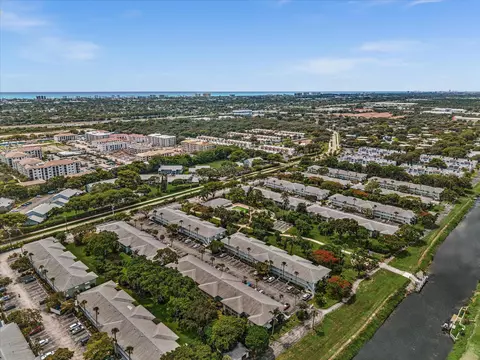 2420 SW 22nd Ave #602, Delray Beach, FL 33445
