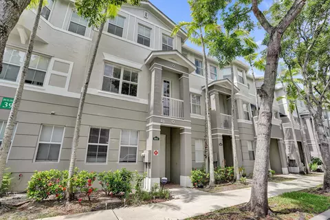 3911 Shoma Dr, Royal Palm Beach, FL 33414