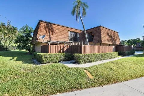 2406 24th Ln, Greenacres, FL 33463