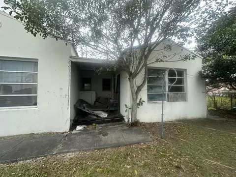 223 SE 4th St #1-2, Hallandale Beach, FL 33009