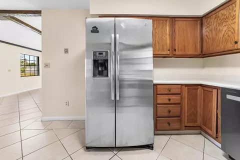 Kitchen - 3122 SE 34th Ave, Okeechobee, FL 34974 photo 2 of 6