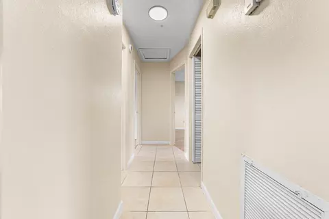 Entry Way - 3122 SE 34th Ave, Okeechobee, FL 34974 photo 2 of 3