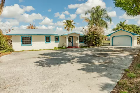 Exterior - 3122 SE 34th Ave, Okeechobee, FL 34974 photo 2 of 16
