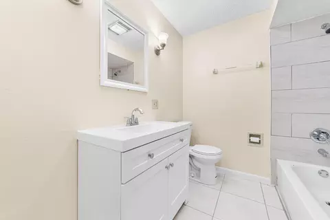 Bath - 3122 SE 34th Ave, Okeechobee, FL 34974 photo 1 of 4