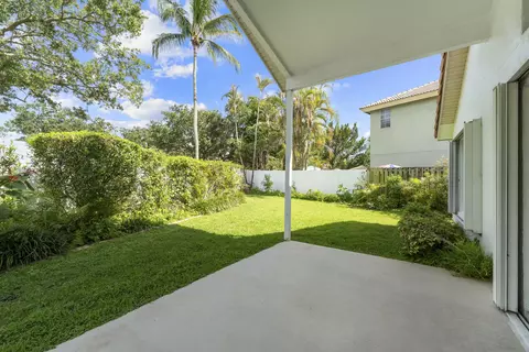 Exterior - 165 St Michaels Ct, Jupiter, FL 33458 photo 5 of 7