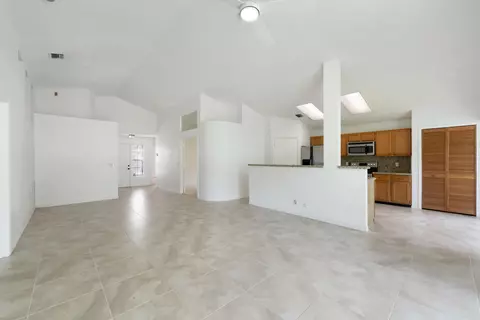 Living - 165 St Michaels Ct, Jupiter, FL 33458 photo 2 of 4