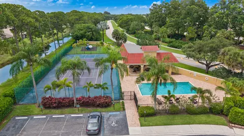 View/Area - 165 St Michaels Ct, Jupiter, FL 33458 photo 7 of 9