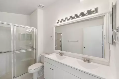 Bath - 165 St Michaels Ct, Jupiter, FL 33458 photo 2 of 2