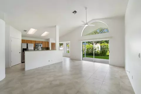 Living - 165 St Michaels Ct, Jupiter, FL 33458 photo 1 of 4