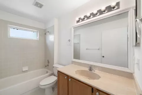 Bath - 165 St Michaels Ct, Jupiter, FL 33458 photo 1 of 2