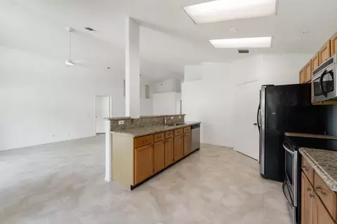 Kitchen - 165 St Michaels Ct, Jupiter, FL 33458 photo 2 of 4