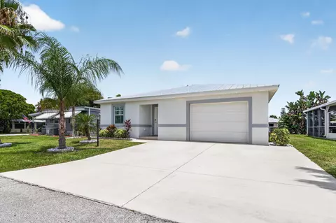 38 Spanish Way, Port Saint Lucie, FL 34952