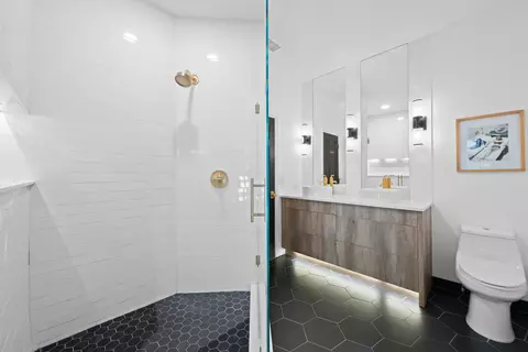 Bath - 8165 NW 47th Dr, Coral Springs, FL 33067 photo 4 of 6