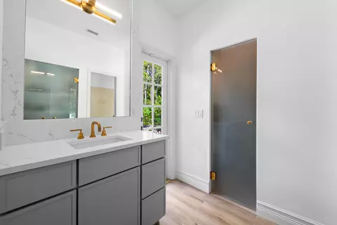 Bath - 8165 NW 47th Dr, Coral Springs, FL 33067 photo 2 of 6