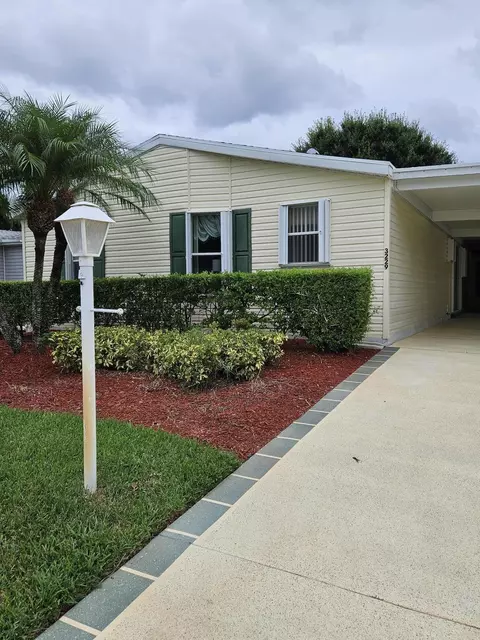 3229 Scarlet Tanager Ct, Port Saint Lucie, FL 34952