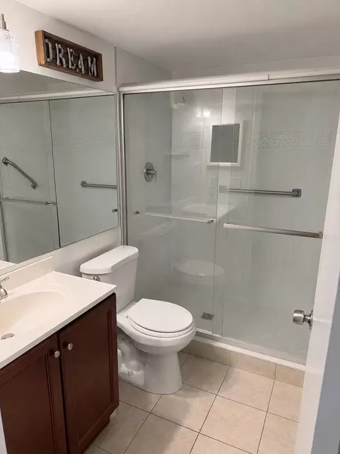 Bath - 256 Preston G, Boca Raton, FL 33434 photo 1 of 2