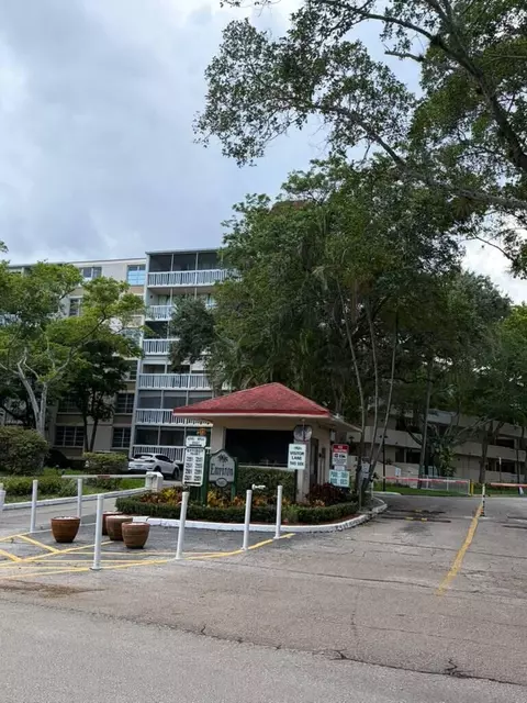 7011 Environ Blvd #210, Lauderhill, FL 33319