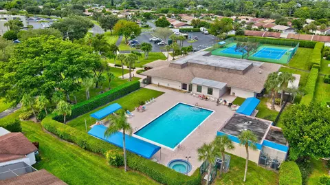 5280 Las Verdes Cir #216, Delray Beach, FL 33484