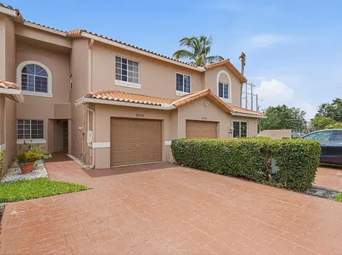 8596 Jade Dr, Tamarac, FL 33321