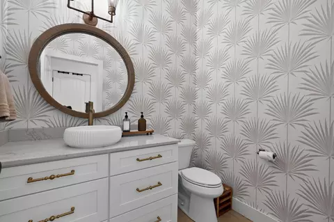 Bath - 7050 Limestone Cay Rd, Jupiter, FL 33458 photo 1 of 6