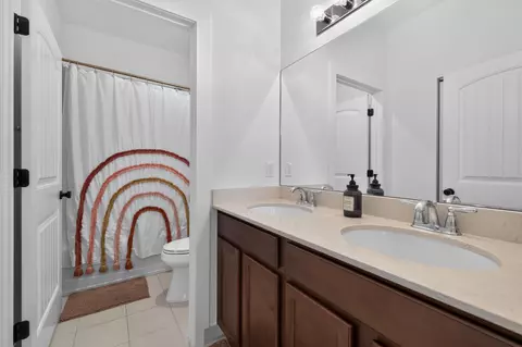 Bath - 7050 Limestone Cay Rd, Jupiter, FL 33458 photo 6 of 6
