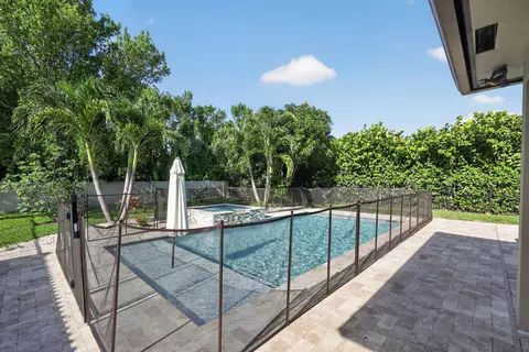 Exterior - 7050 Limestone Cay Rd, Jupiter, FL 33458 photo 5 of 5