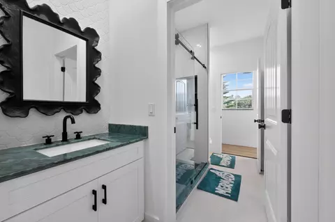 Bath - 7050 Limestone Cay Rd, Jupiter, FL 33458 photo 4 of 6